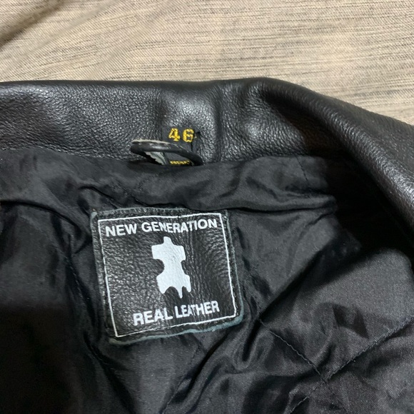 Vintage leather jacket with fringe - Picture 9 of 10